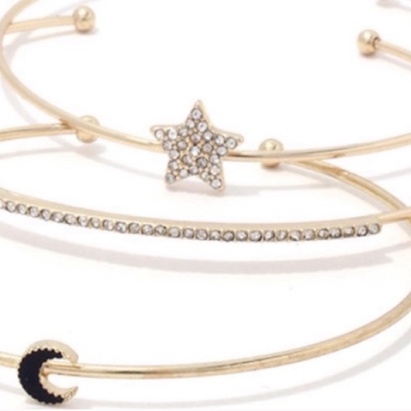 ♥️LAST ONE♥️Northern Star Gold Dainty Bracelet Set - Picture 2 of 3